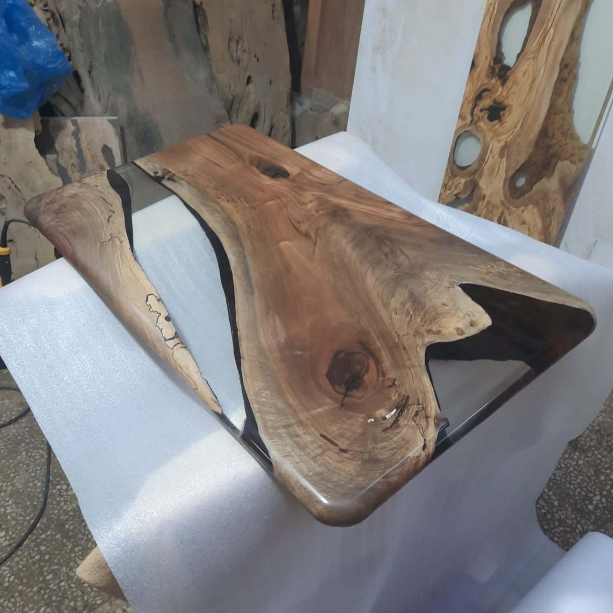Ultra Clear Epoxy Resin Coffee Table - Iron's Custom Wood